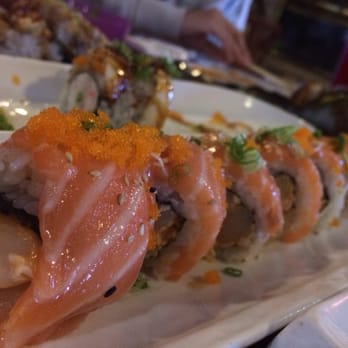 Sushi Shiro - Salmon scallop roll! My favorite!!!! - Sushi Bars Near Me - Upland, California