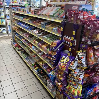 Shell Gas Station - Snacks - Gas Stations Near Me - Oak Park, Illinois Shell Gas Station - Snacks - Gas Stations Near Me - Oak Park, Illinois