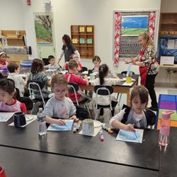 Art Fun Studio - School field trip at New York city public school. Art Painting class.
