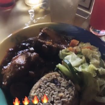 Reggae Hut - Brown Stew Chicken - Caribbean Near Me - Houston, Texas