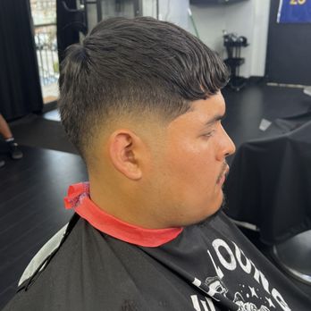 Barber Lounge - Textured top with a drop skin fade by Sergio - Barbers Near Me - San Leandro, California Barber Lounge - Textured top with a drop skin fade by Sergio - Barbers Near Me - San Leandro, California