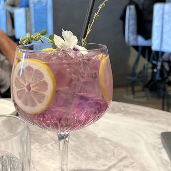 Wolf by Vanderpump at Caesars Republic Lake Tahoe - Gin and tonic vanderpump version - American Near Me - Stateline, Nevada Wolf by Vanderpump at Caesars Republic Lake Tahoe - Gin and tonic vanderpump version - American Near Me - Stateline, Nevada