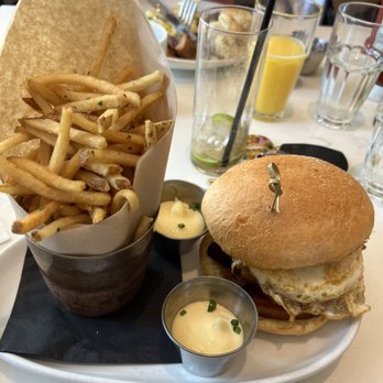 Liberty Common - Brunch Burger - Southern Near Me - Nashville, Tennessee
