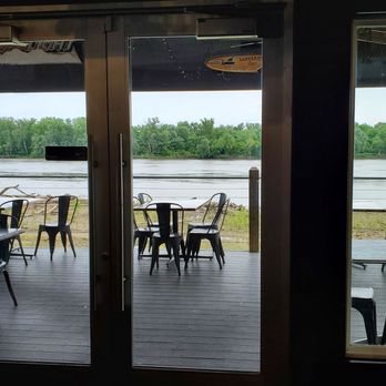 Drifters Eats & Drinks - View from inside - American Near Me - Grafton, Illinois