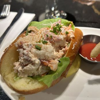 Lobster Burger Bar - Classic lobster roll - Bars Near Me - Toronto, Ontario Lobster Burger Bar - Classic lobster roll - Bars Near Me - Toronto, Ontario