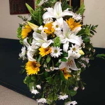 Botanica Floral - The arrangement on day 2 at the church services. - Florists Near Me - Corona del Mar, California Botanica Floral - The arrangement on day 2 at the church services. - Florists Near Me - Corona del Mar, California