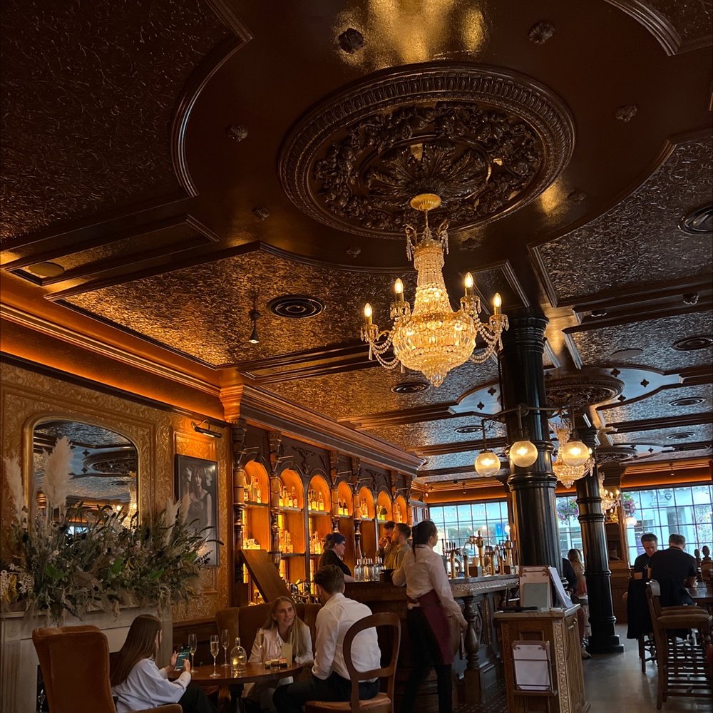 THE CADOGAN ARMS 298 King's Road, London, United Kingdom Pubs