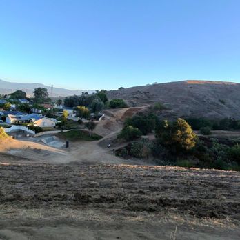 Steep Canyon Trailhead - Hiking Near Me - Diamond Bar, California