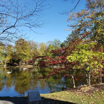 Halifax Public Gardens - Botanical Gardens Near Me - Halifax, Nova Scotia