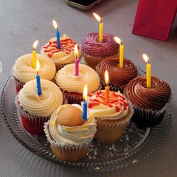Lita’s Treats - Cupcake flavors lockwise from the left - Red velvet, banana pudding, strawberry shortcake, chocolate on chocolate, lemon blueberry