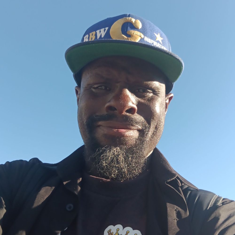 A.M. \, image size:1000x1000