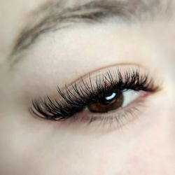 Esthetics by Corrie - Cat eye hybrid lash extensions