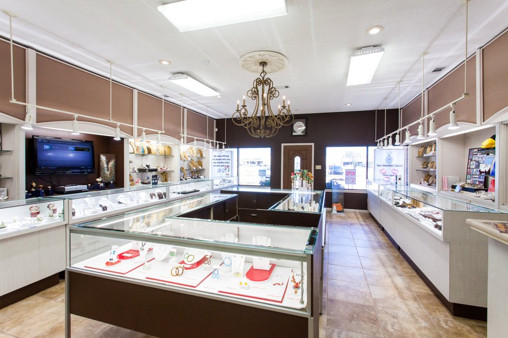 CHAMPAGNE JEWELERS Updated August 2024 21 Photos 1344 Corporate