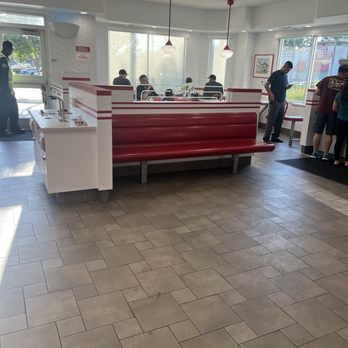 In-N-Out Burger - Fast Food Near Me - San Bernardino, California In-N-Out Burger - Fast Food Near Me - San Bernardino, California