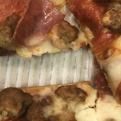 Pizza Hut - Hair on pizza