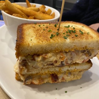 Slapfish - Clobster Grilled Cheese - Seafood Near Me - Indianapolis, Indiana