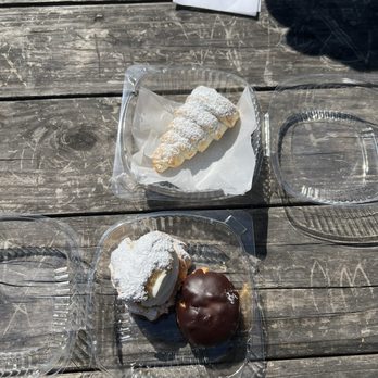 Villani's Bakery - eclair and sfingi - Cupcakes Near Me - Charlotte, North Carolina Villani's Bakery - eclair and sfingi - Cupcakes Near Me - Charlotte, North Carolina
