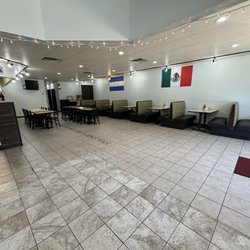 El Buen Sabor - A simple, clean interior.