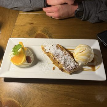 Das Schnitzelhaus - Apple Streusel - German Near Me - Canmore, Alberta