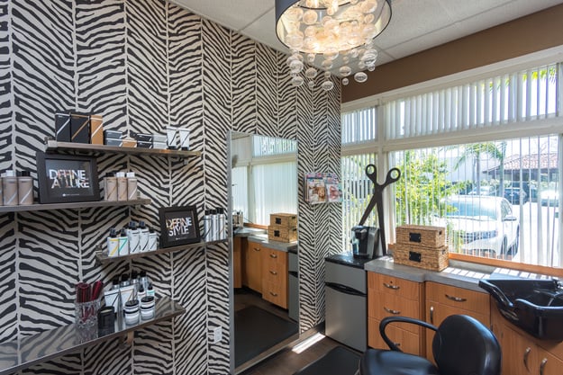 Lisa Orr - Hair By Lisa Logo