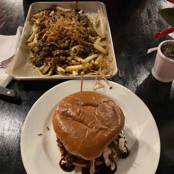 Von Blaze - Con Blaze Burger and braised short rib poutine - Sandwiches Near Me - Morgantown, West Virginia Von Blaze - Con Blaze Burger and braised short rib poutine - Sandwiches Near Me - Morgantown, West Virginia