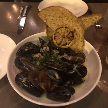 Formento's - Mussels - Italian Near Me - Chicago, Illinois