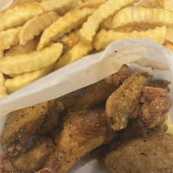 Wing Nuts - Lemon Pepper wings