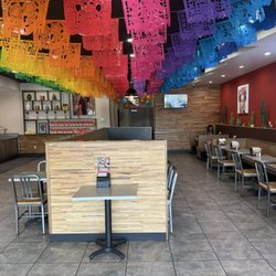 Fogata Street Tacos - Seating