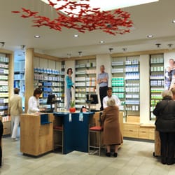 Adler-Apotheke - Innenraum mit Verkaufstresen