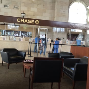 Chase Bank - Comfy waiting chair with candies on the coffee table - Banks & Credit Unions Near Me - Brooklyn, New York