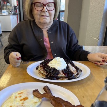 Griddlecakes - Delicious meal , we highly recommend going to this restaurant. Pancakes with blueberries yummy - American Near Me - Las Vegas, Nevada Griddlecakes - Delicious meal , we highly recommend going to this restaurant. Pancakes with blueberries yummy - American Near Me - Las Vegas, Nevada
