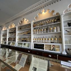 The Stabler-Leadbeater Apothecary Museum