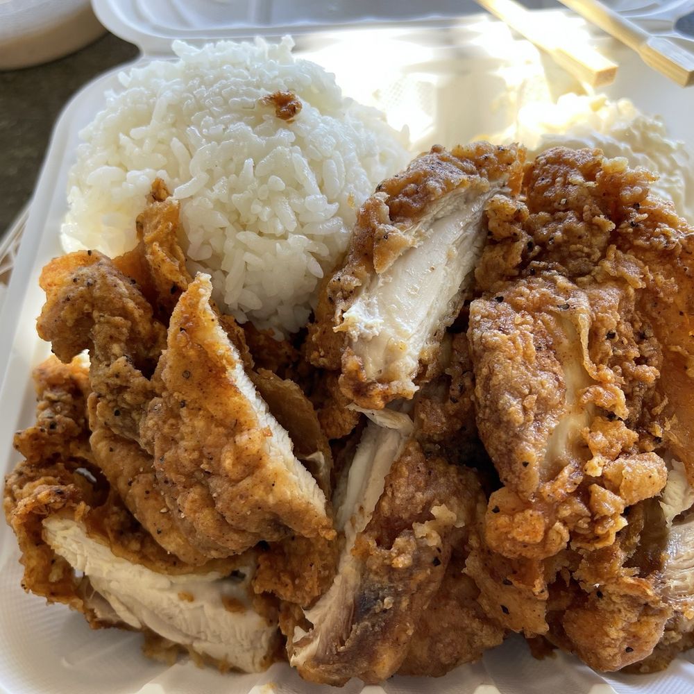 Fried chicken plate, gravy on the side. Fried chicken plate, gravy on the side.