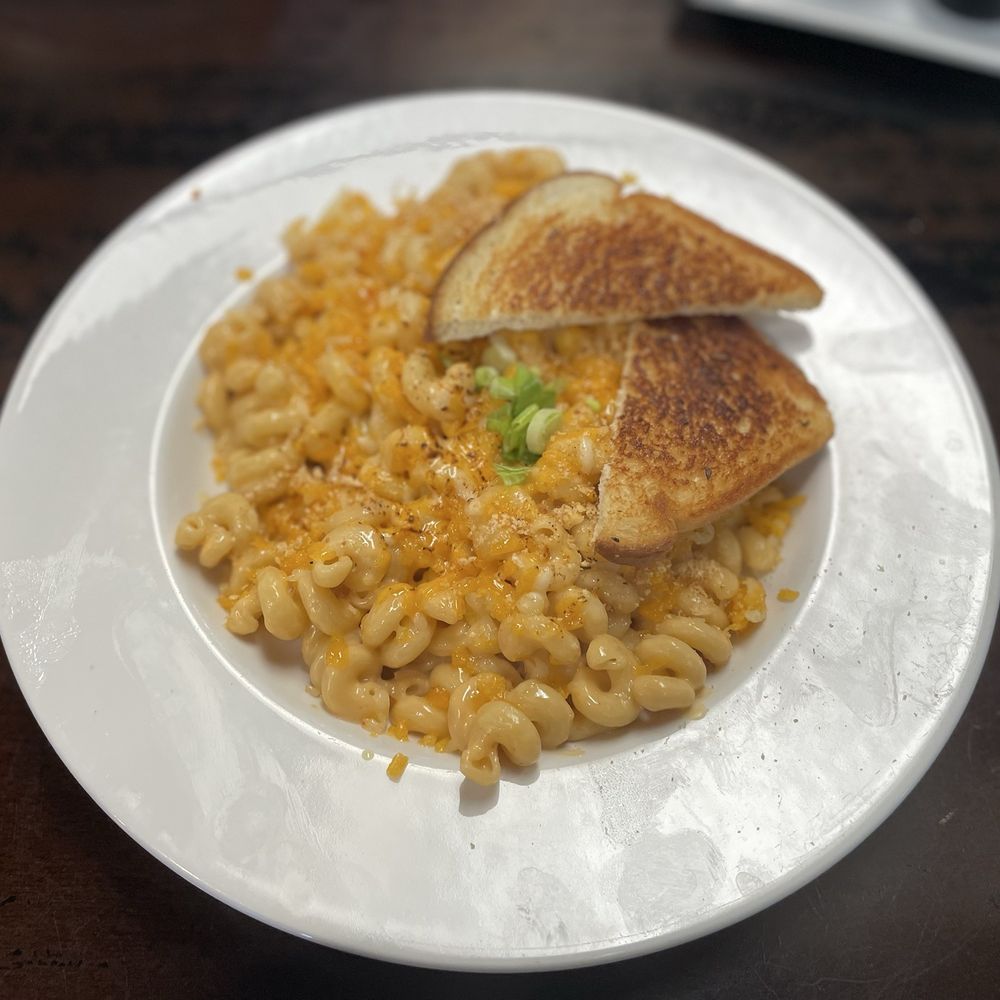 Large Mac and cheese Large Mac and cheese