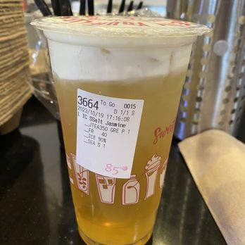 85°C Bakery Cafe-Alhambra - Sea Salt Jasmine Tea - Coffee & Tea Near Me - Alhambra, California
