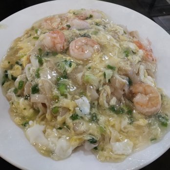 A+ Hong Kong Kitchen - Prawn & Egg Sauce with Chow Fun (they didn't use real chow fun, only Thai style wide-ish rice noodles.) - Cantonese Near Me - Seattle, Washington