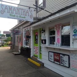 Samantha's Treats & Sweets - Shop front walk up. It's so cute!