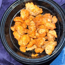 a bowl of fried chicken a bowl of fried chicken