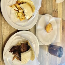 Parrillero Catracho - Hoy probamos las arepas de Pollo y Picahna , las mejores que eh probado