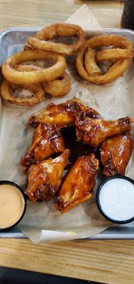 Buffalo Wild Wings by null