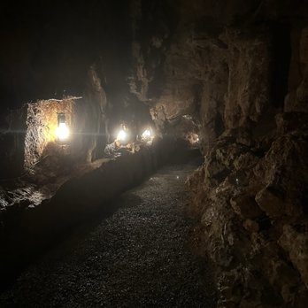 Coral Caverns - Sloped entry to the cave - Historical Tours Near Me - Manns Choice, Pennsylvania