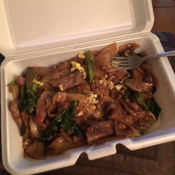 Thai Curry - Pad sew yew w beef - Thai Near Me - Arlington, Virginia Thai Curry - Pad sew yew w beef - Thai Near Me - Arlington, Virginia