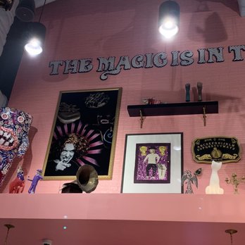 Voodoo Doughnut - Cool interior designs - Bakeries Near Me - Orlando, Florida Voodoo Doughnut - Cool interior designs - Bakeries Near Me - Orlando, Florida