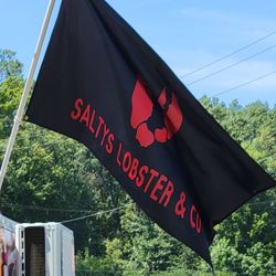 Saltys Lobster & CO - Flag