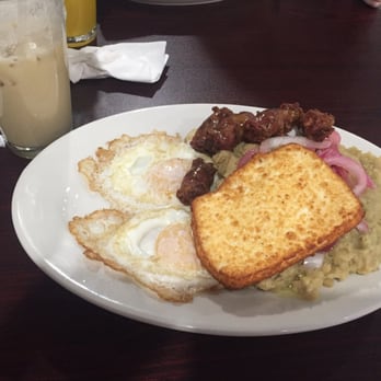 Sajhoma Restaurant - Mangu con longaniza, queso frito y huevos. Y no puede faltar el morir soñando (pictured on top left). That's perfection right there! - Dominican Near Me - Baltimore, Maryland Sajhoma Restaurant - Mangu con longaniza, queso frito y huevos. Y no puede faltar el morir soñando (pictured on top left). That's perfection right there! - Dominican Near Me - Baltimore, Maryland
