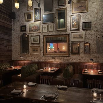 Harp & Crown - Dining room - New American Near Me - Philadelphia, Pennsylvania Harp & Crown - Dining room - New American Near Me - Philadelphia, Pennsylvania