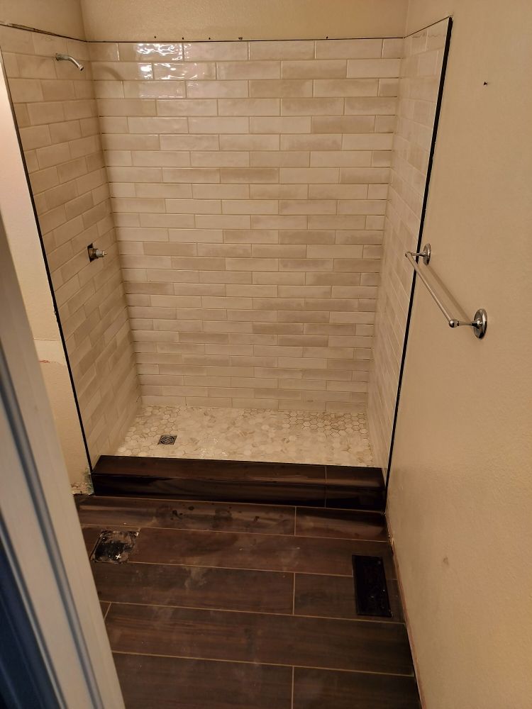 Slide of Expert Guys Construction