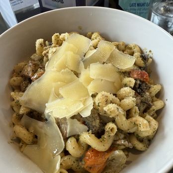 Ollie’s - Pesto pasta - New American Near Me - Fitchburg, Wisconsin