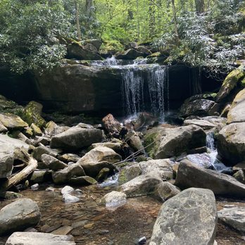 Rainbow Falls - Hiking Near Me - Gatlinburg, Tennessee Rainbow Falls - Hiking Near Me - Gatlinburg, Tennessee