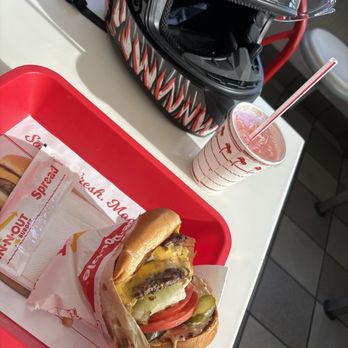 In-N-Out Burger - 3x3 and a lemonade nomnomnom! - Burgers Near Me - Rialto, California In-N-Out Burger - 3x3 and a lemonade nomnomnom! - Burgers Near Me - Rialto, California